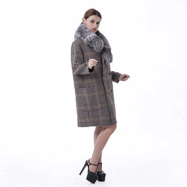 Cashmere overcoat with wool collar