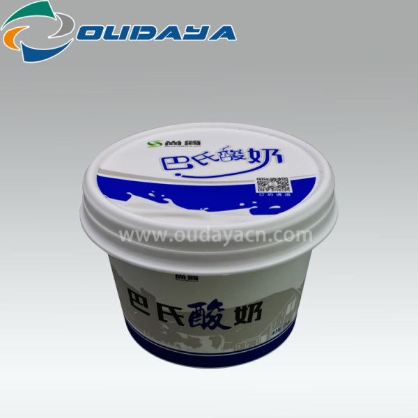 Plastic PP yogurt cup with lid and spoon