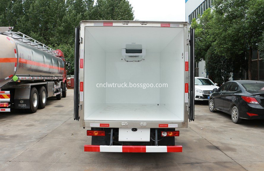 refrigerated small trucks 5