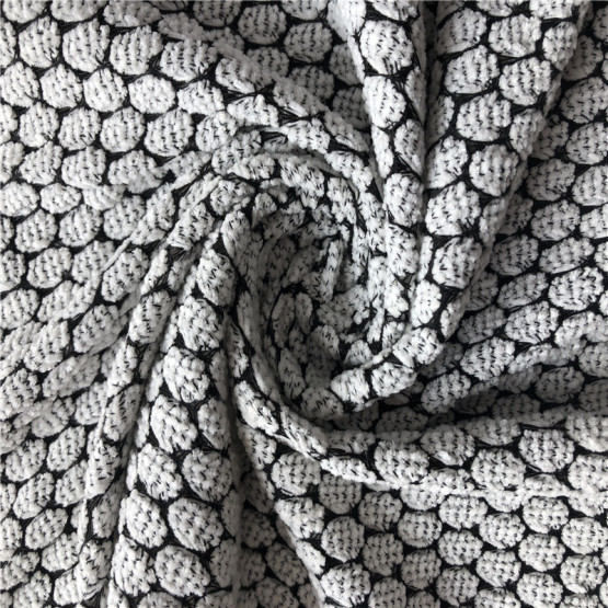 Polyester Chenille Yarn fancy knitting fabric for women