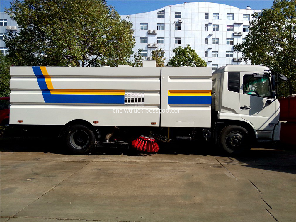 dust sweeper truck 3