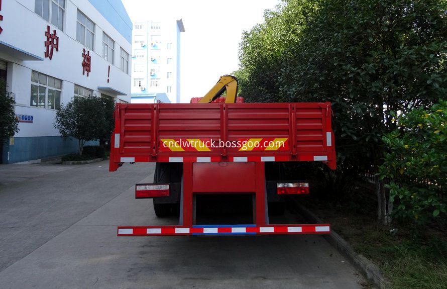 articulated truck mounted crane 3