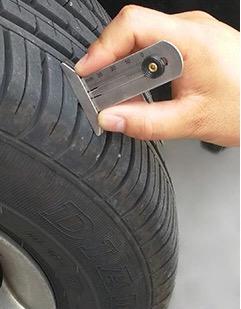 how to use tire tread depth gauge