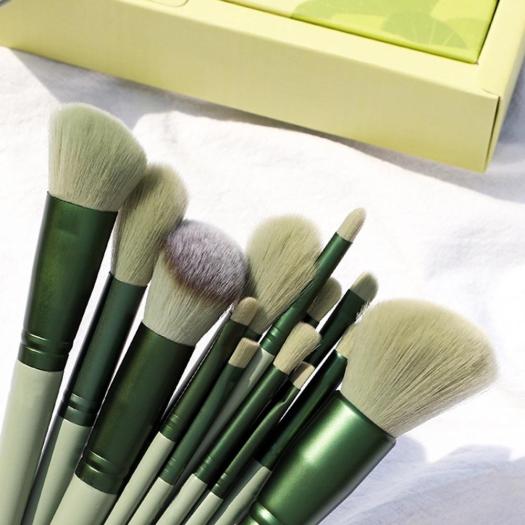 Matcha Green 13 Pcs Professional Makeup Brush Set