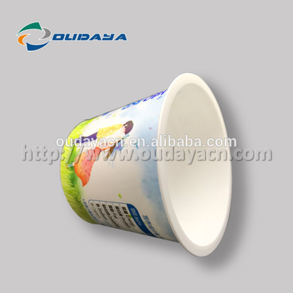 Eco-friendly plastic yogurt cup with spoon