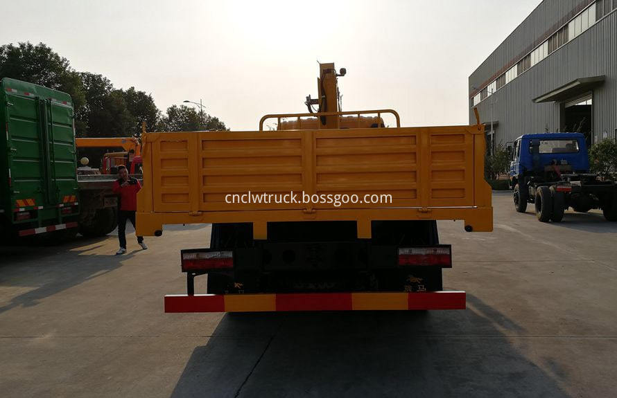 truck mounted crane  5