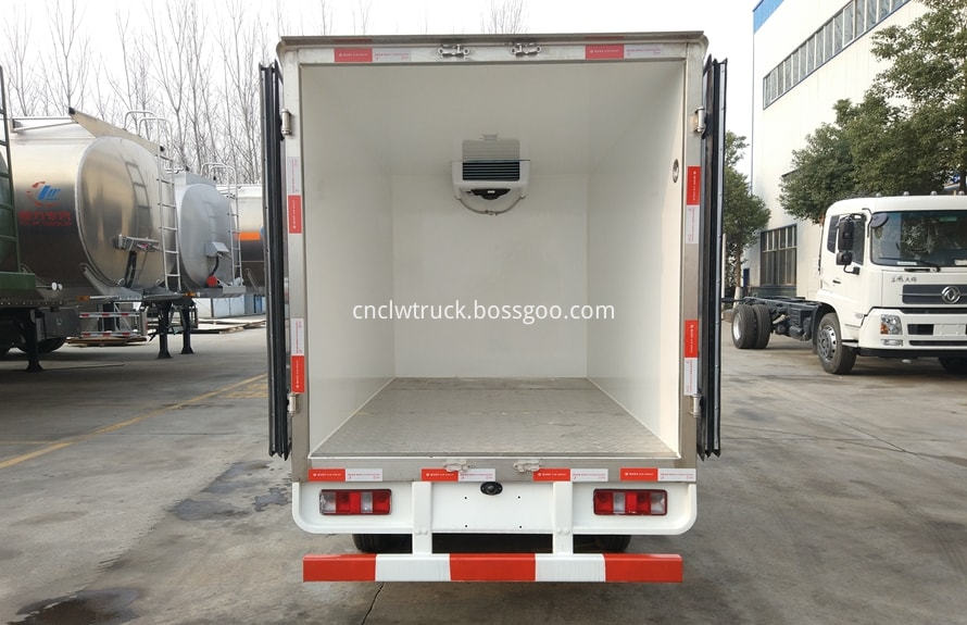 2 ton freezer refrigerated truck 5