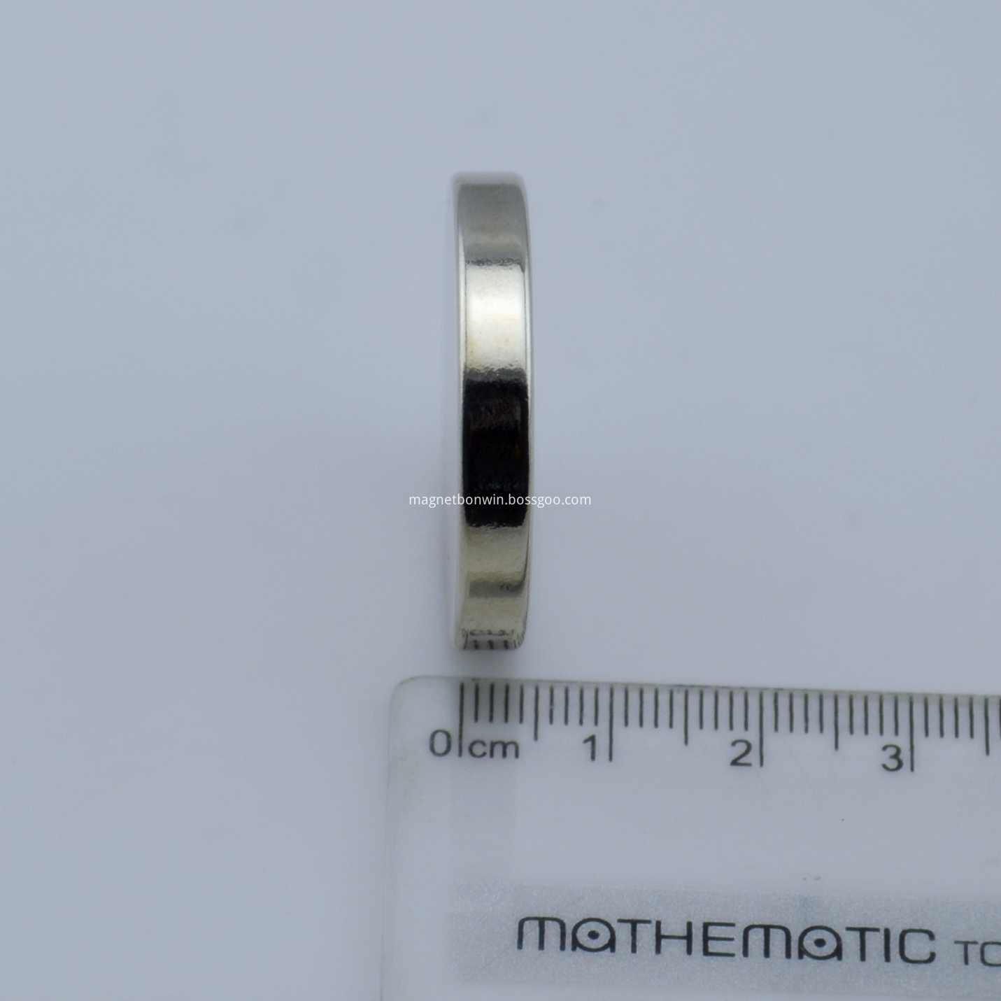 Permanent round magnet