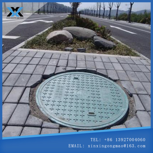 Composite round manhole cover