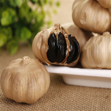The garlic which color is black