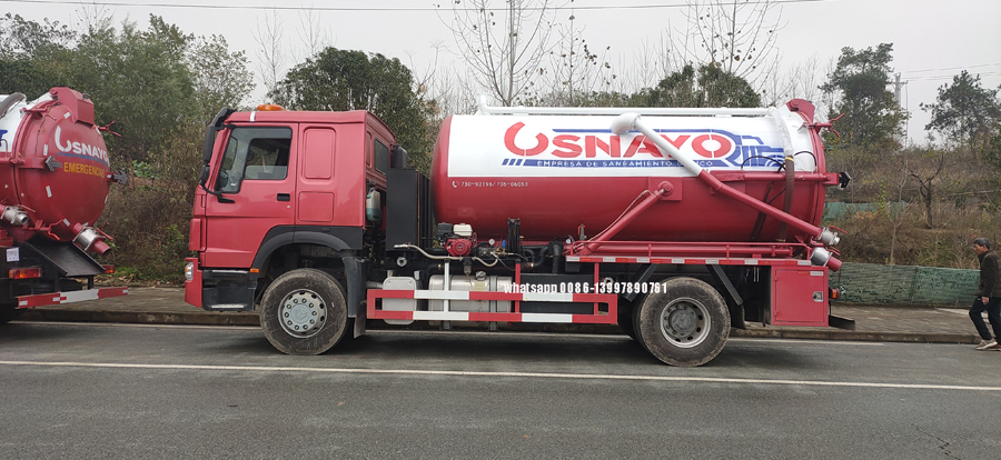 Sino Truck Sewage Vaccum Truck