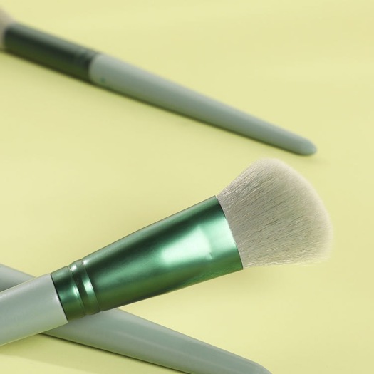 Matcha Green 13 Pcs Professional Makeup Brush Set