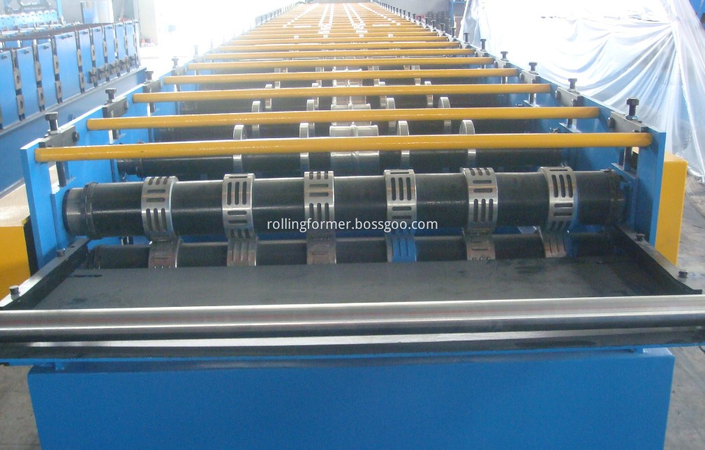 Steel construction material deck floor production mill