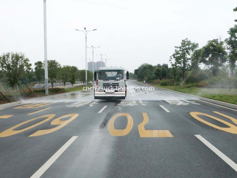 high pressure water jetting truck working 8