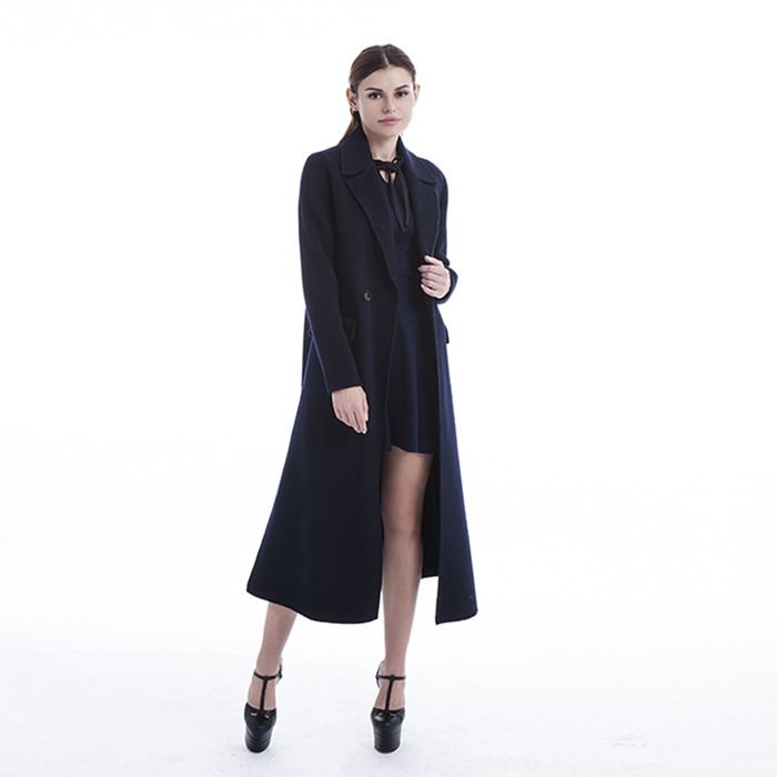 cashmere coat with a woolen collar