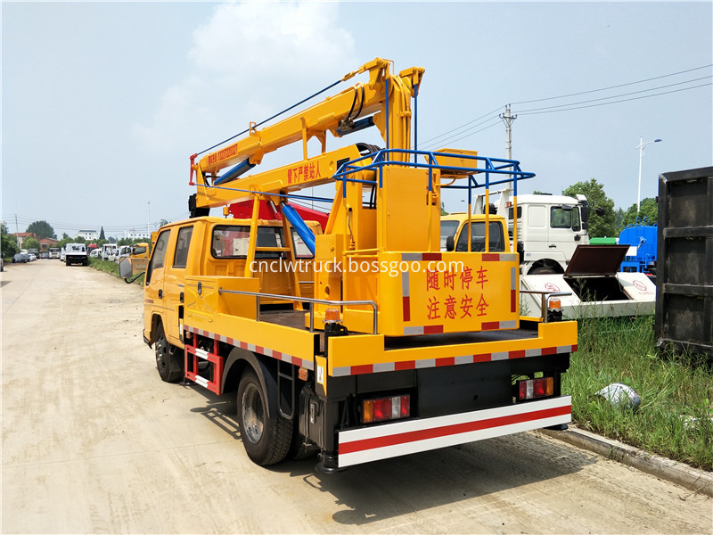 overhead working truck 3