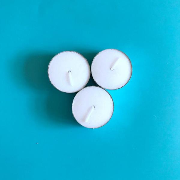 100% paraffin wax white tealight candle stock