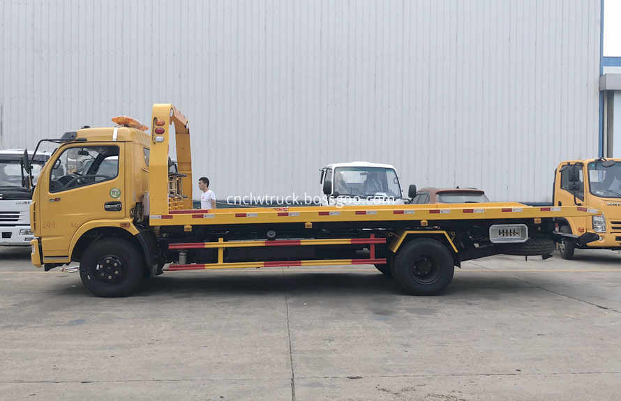 flatbed towing truck 1