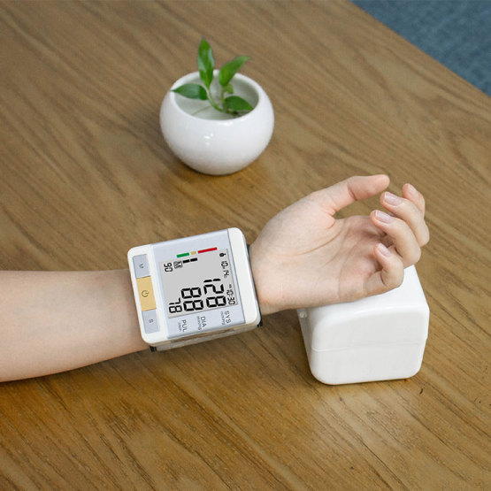 Medical Use Fully Automatic Wrist Blood Pressure Monitor