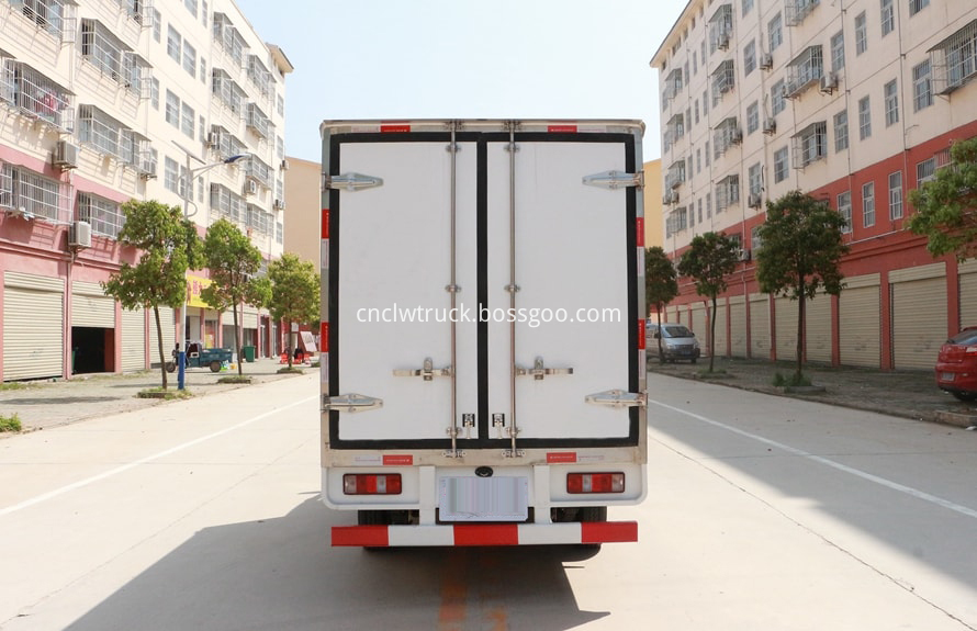 2 ton freezer refrigerated truck 3