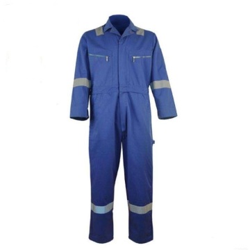 Water and oil repellent industrial protective workwear