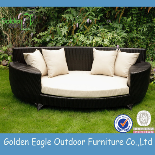 Outdoor PE Rattan Round Daybed
