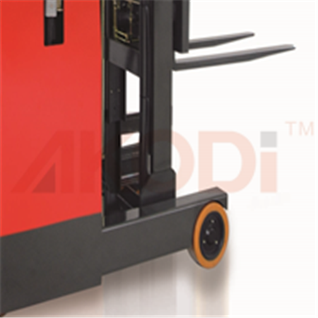 Electric Reach Forklift Truck