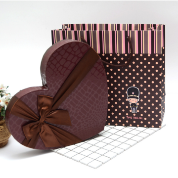 Heart shaped chocolate gift packaging boxes