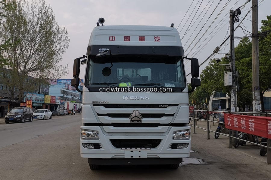 Bitumen And Gravel Synchronous Seal Truck 3