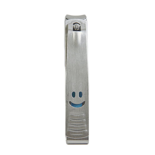 Safety nail clippers rotate the nail clipper head