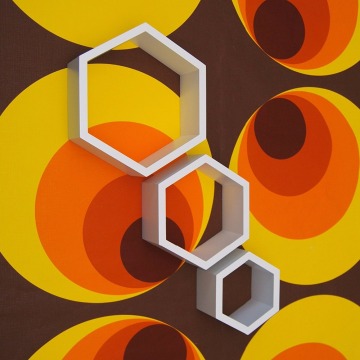 Set of 3 Hexagonal Design Honeycomb Lounge Wall Hanging Shelf