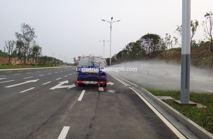 foton water truck price at work 3