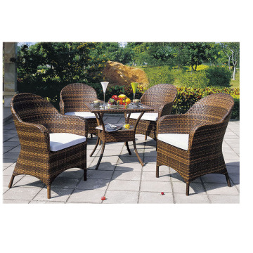 Stunning Rattan Garden Table with Four Chairs