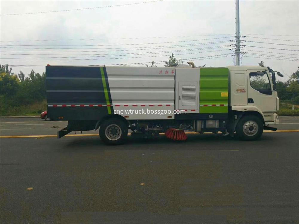 Vacuum Street Sweeper Truck 3