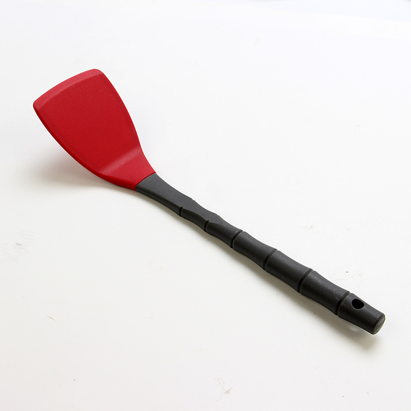 Red kitchen utensil set