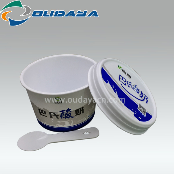 Plastic PP yogurt cup with lid and spoon