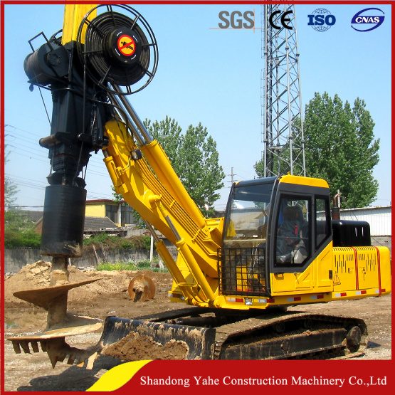 Small hydraulic piling rig machine