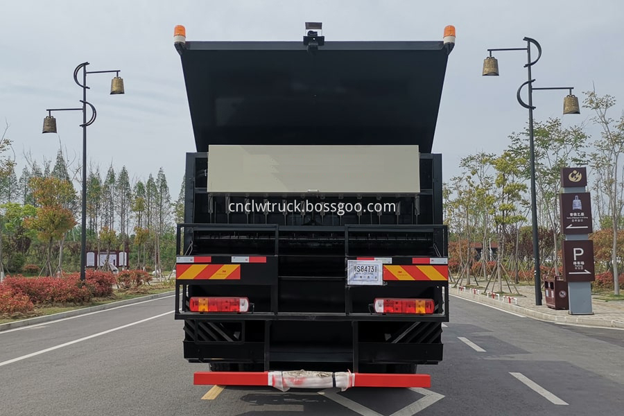 Chip Sealing Tank Truck  3