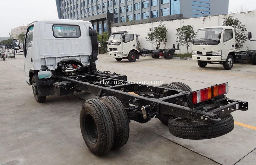 isuzu water tank truck chassis 3