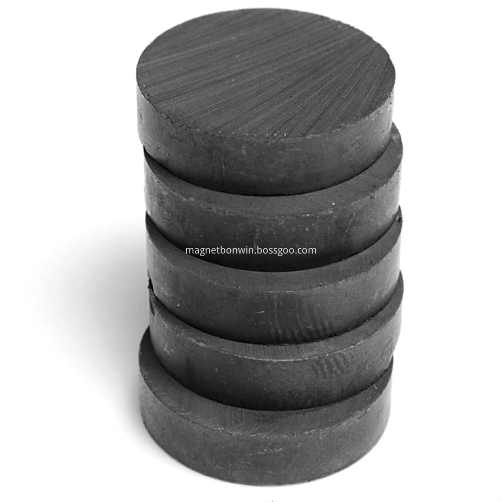 Round ferrite magnet