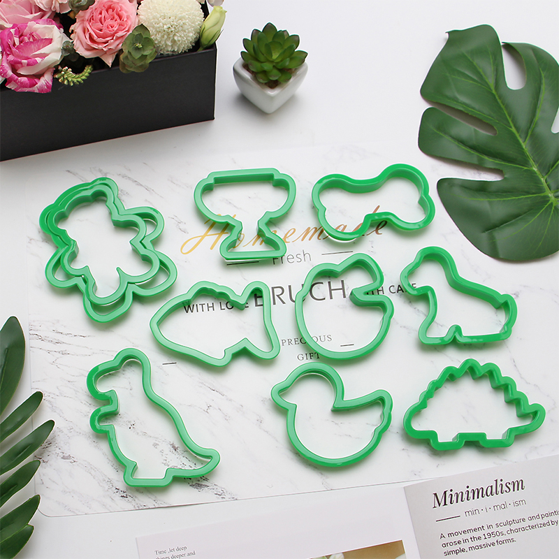 plastic animal cookie cutter set 