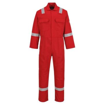 Water and oil repellent industrial protective workwear
