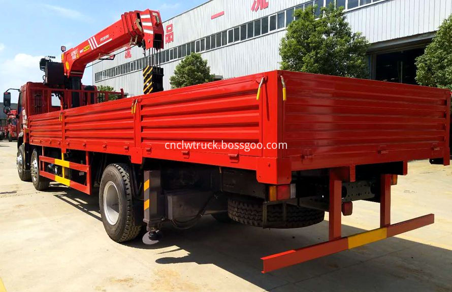 telescopic boom truck mounted crane 1