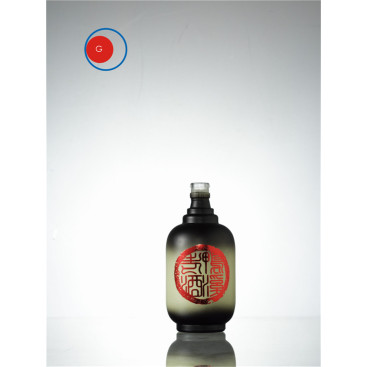 Round Glass Liquor Bottle with Gradual Color