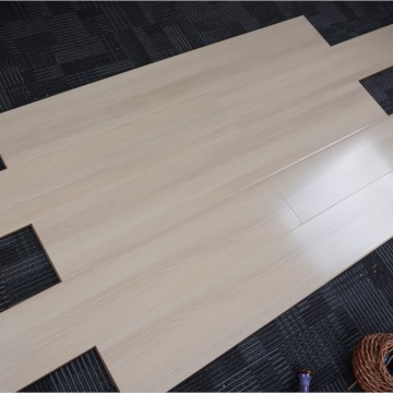 Hign glossy   7mm Laminate Flooing