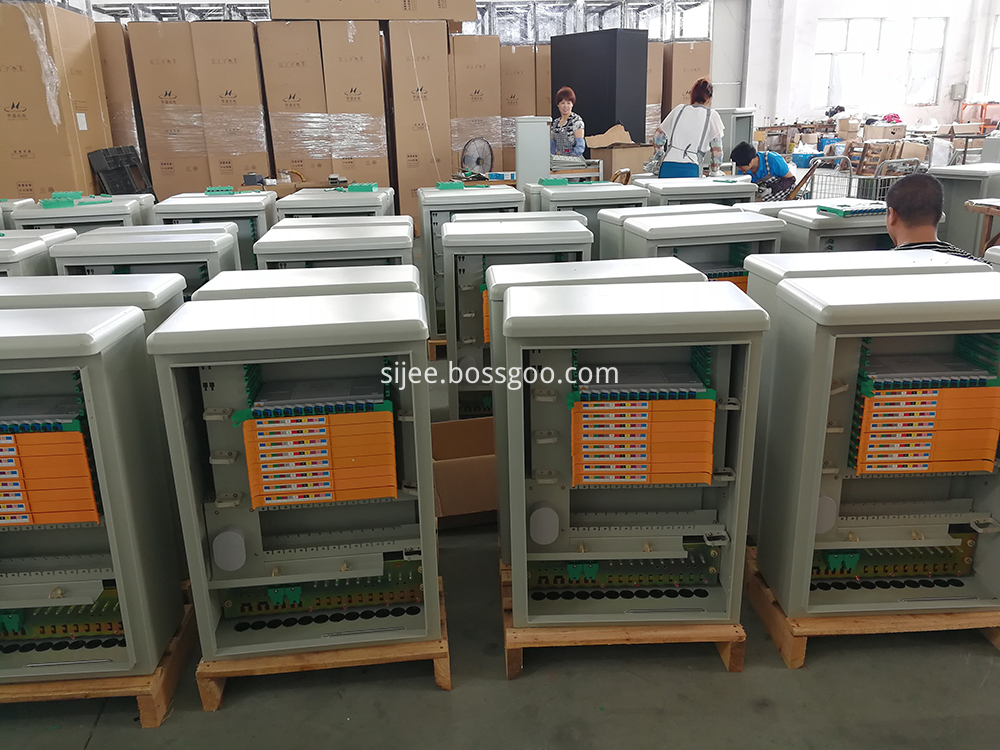 Outdoor Fiber Optic Cross Connecting Cable Cabinet