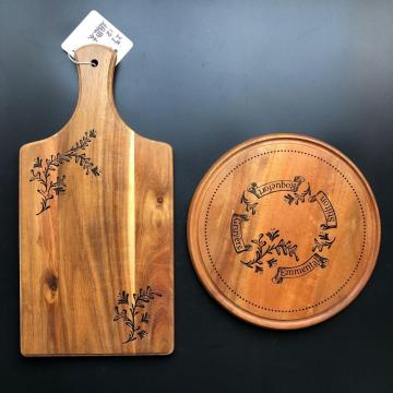 Wooden cutting board with silk screen