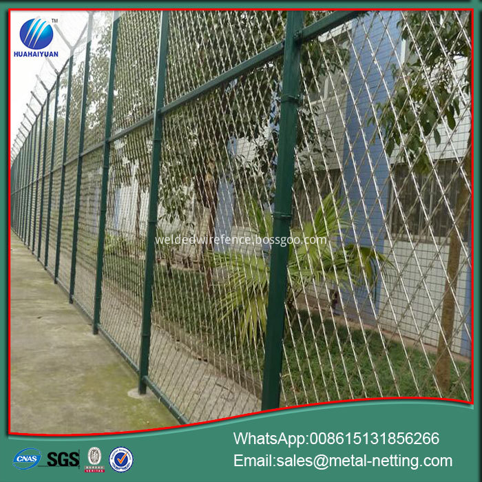 welded razor mesh fence