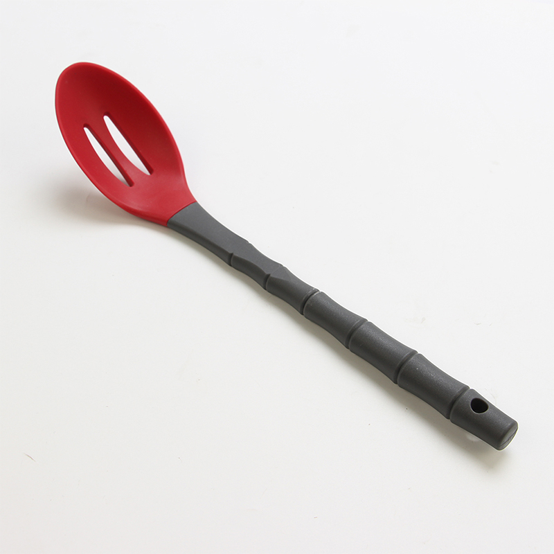 Red kitchen utensil set