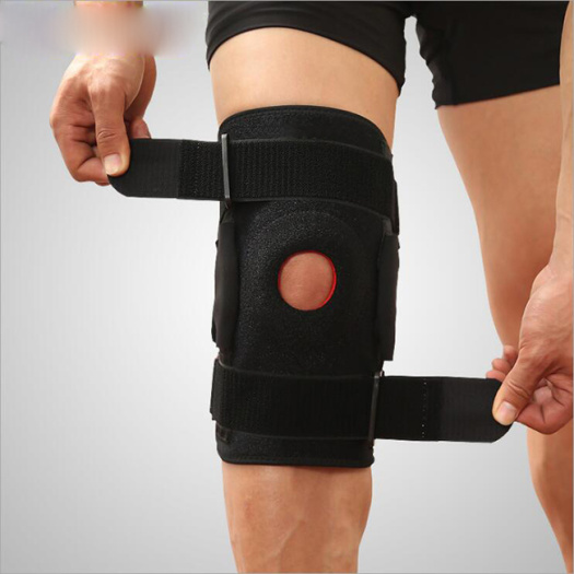Free adjustable knee protector for relieving muscle pressure